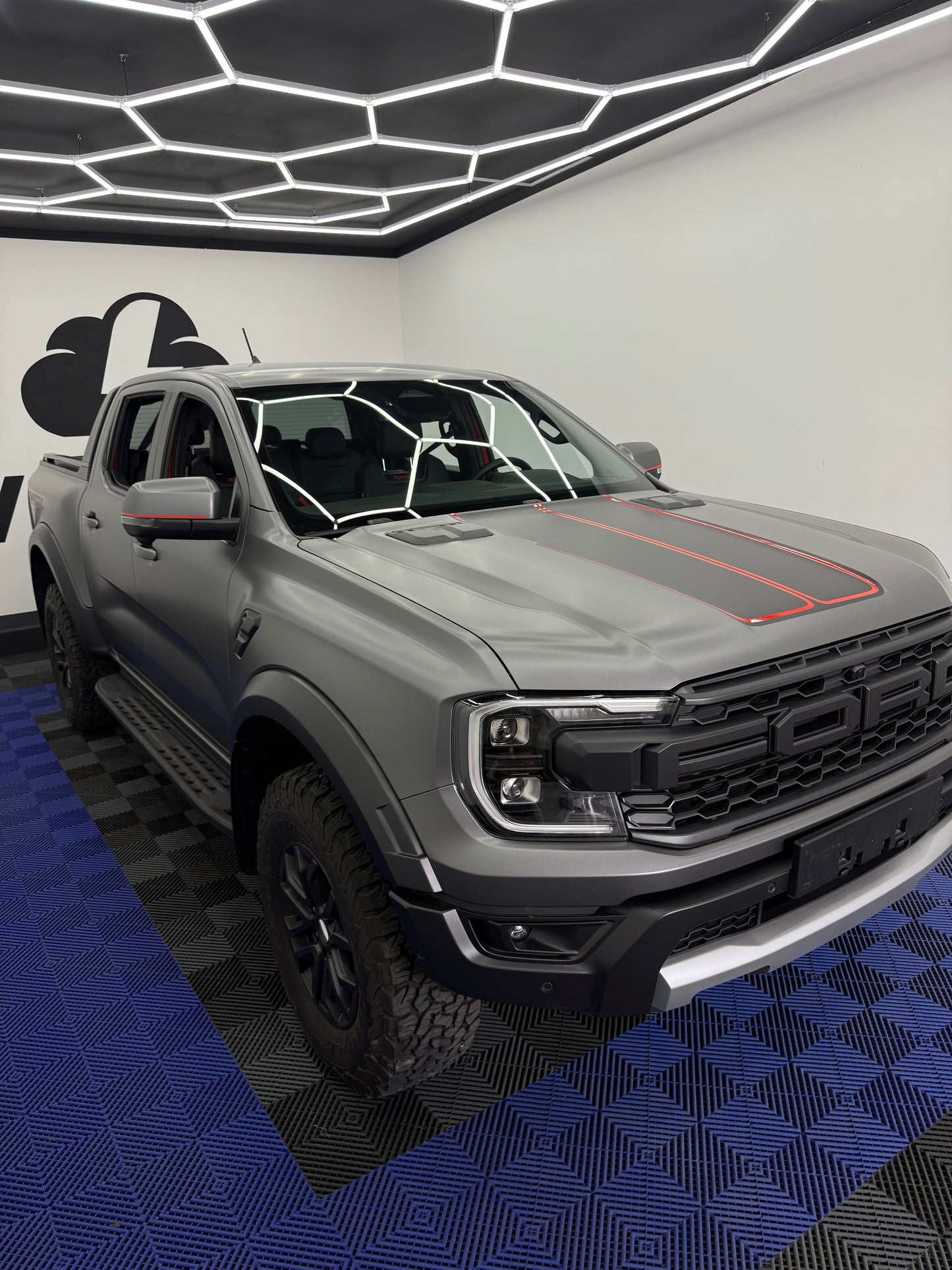 Ford Raptor – zmiana koloru i nowy, agresywny design