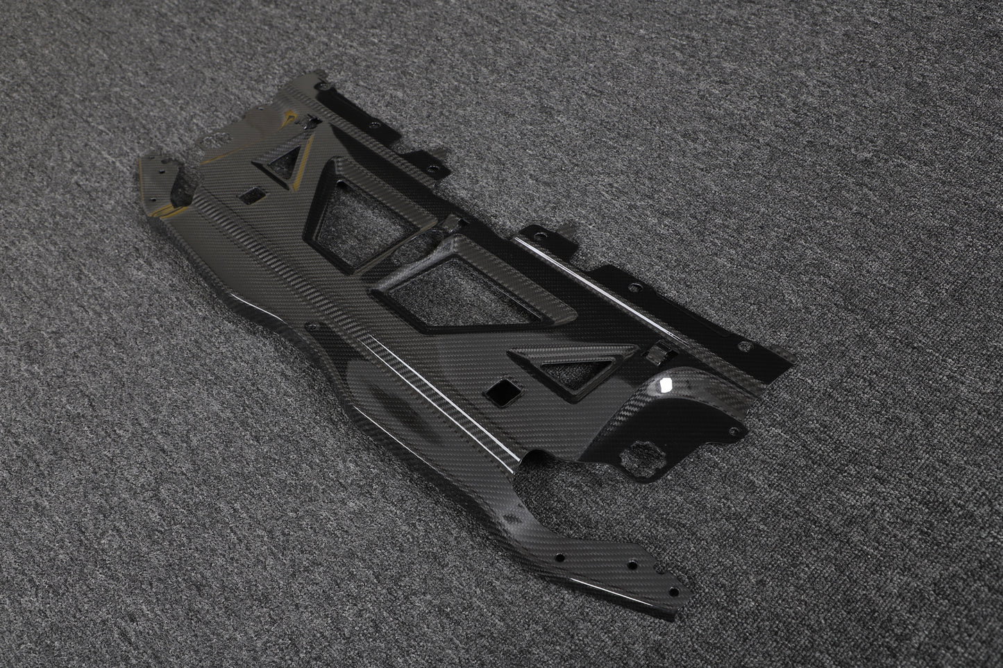 Bmw M2 G87 osłona pasa przedniego karbon