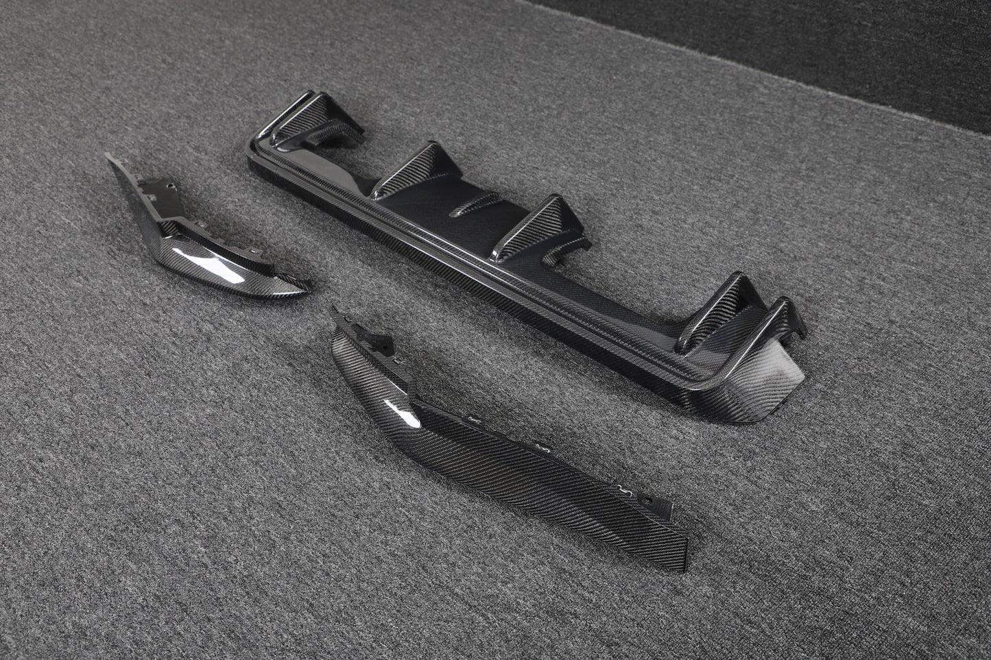 Bmw M4 G80 G81 spoiler dokładka nakładka zderzak tył karbon