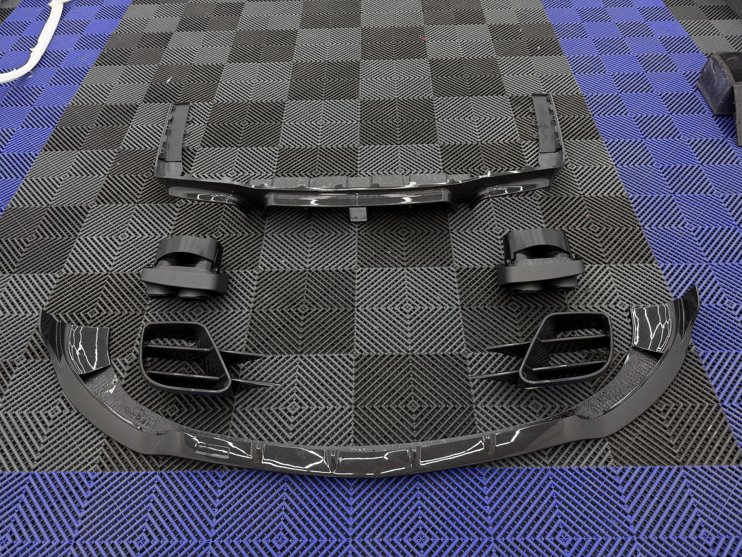 E klassa 63 amg Carbon Set