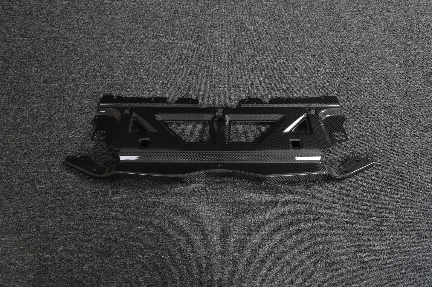 Bmw M2 G87 osłona pasa przedniego karbon