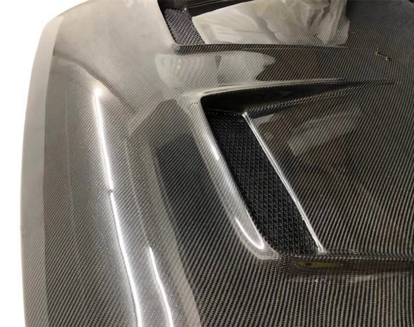 AUDI Q8 RSQ8 2019-2023 MASKA POKRYWA SILNIKA CARBON