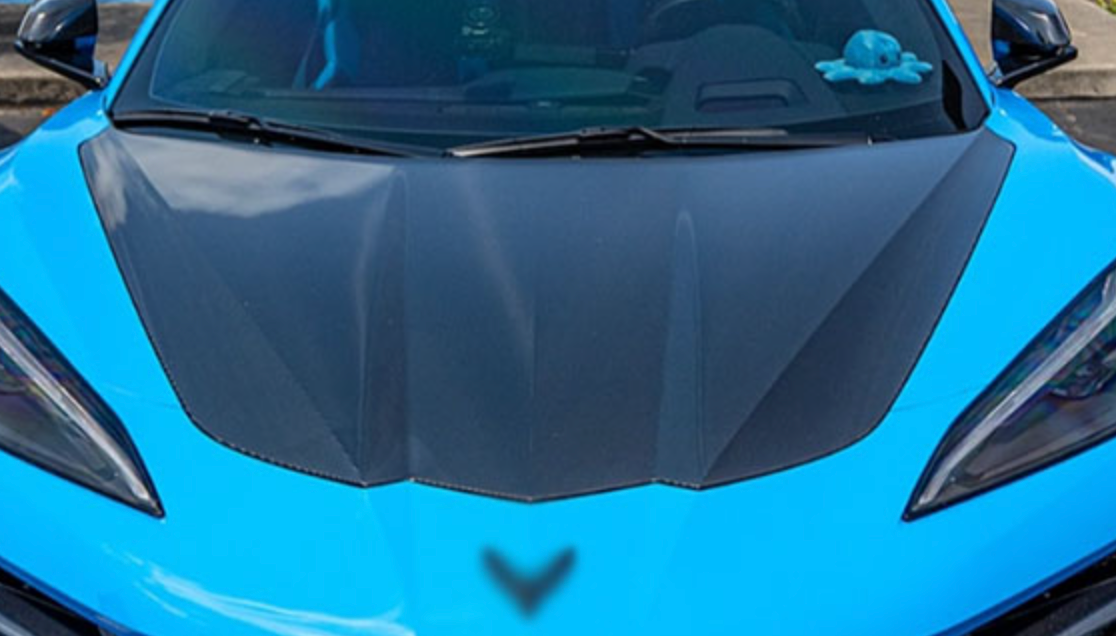 Chevrolet Corvette C8 MASKA POKRYWA SILNIKA CARBON